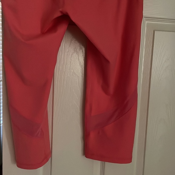 NWT old navy melon crop elevate leggings - Picture 7 of 8